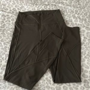 Lululemon in movement leggings